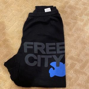 BRAND NEW FREE CITY 3/4 SWEATPANT